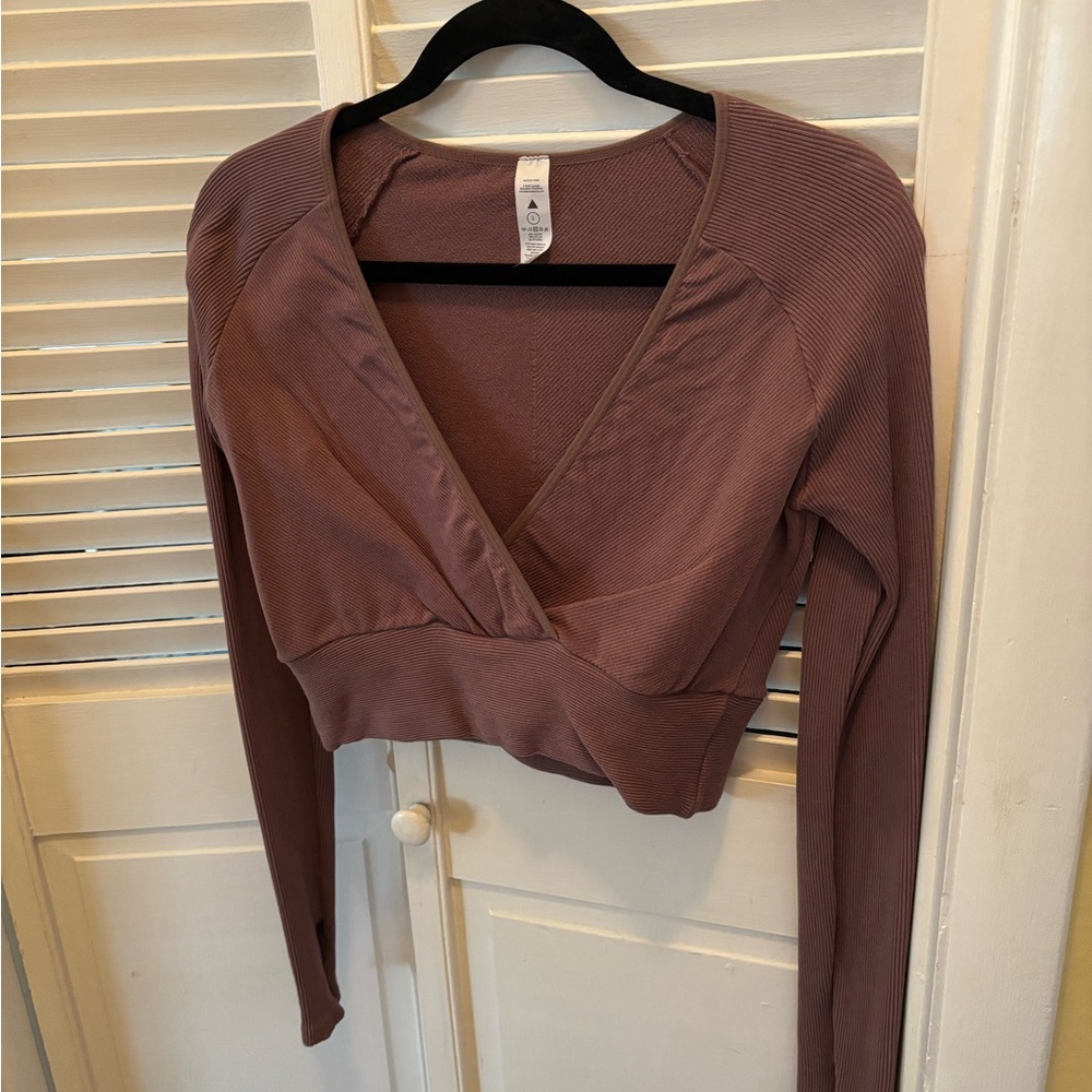 Vitality long sleeve crop top